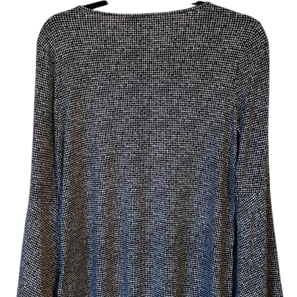 NWT  MICHEAL KORS BEAUTIFUL TOP   NECKLINE DETAIL FLUTED SLEEVES   SMALL   #G